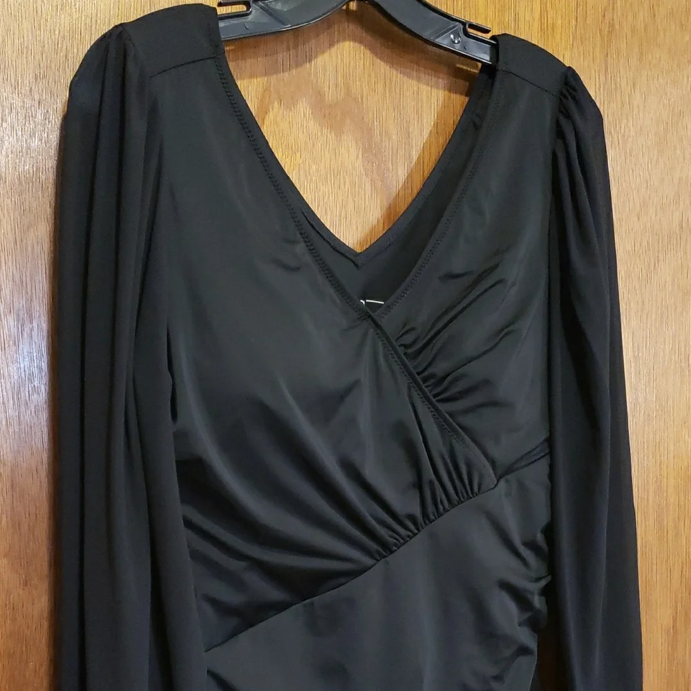 G by Giuliana Black Sheer Long-Sleeve V-Neck One-Piece Swimsuit - Picture 2 of 10